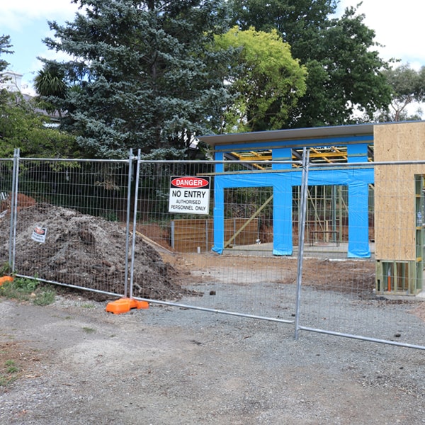 do you deliver and install temporary fencing and what's the cost for these services in Maple Grove
